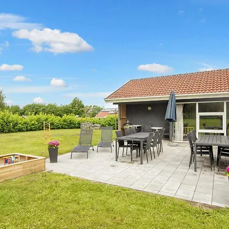 Luxury Pool House Near *