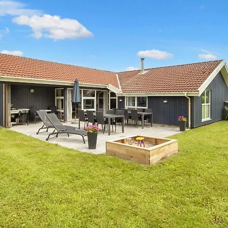 Ferienhaus Luxury Pool House Near *