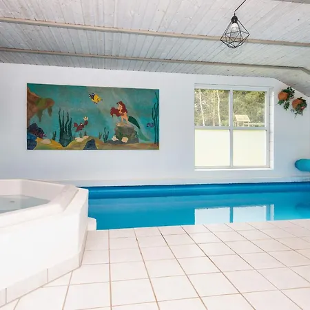 Luxury Pool House Near بيت للعطل *