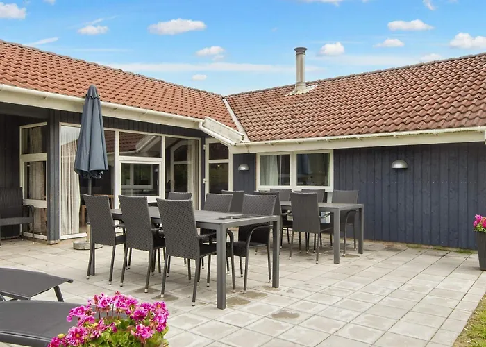 Luxury Pool House Near - By Traum Holiday home *